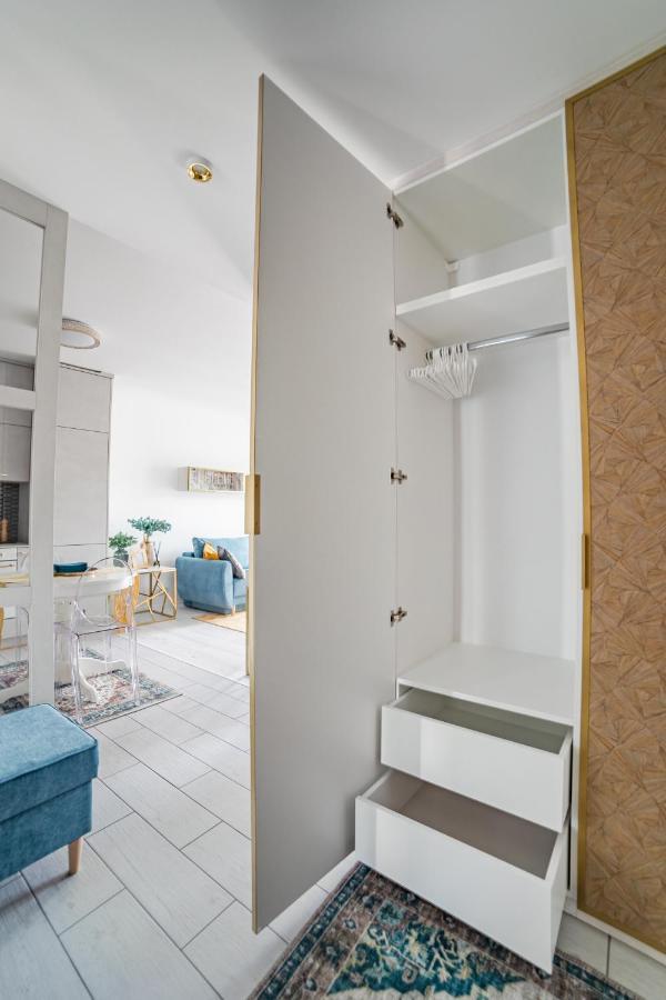 Kazimierza Wielkiego Luxury Apartment Krasków Exterior foto